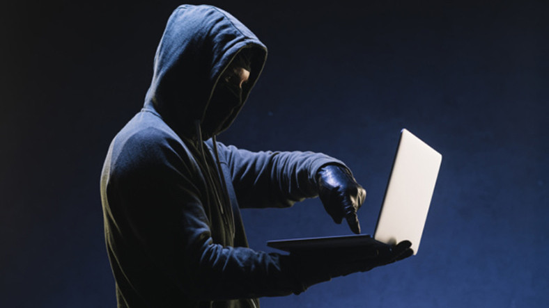14 Yaşındaki Hacker Binlerce Cihazı Kullanılmaz Hale Getirdi