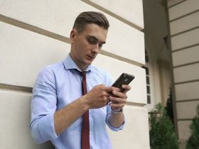 Akıllı Telefonlara Bakmaktan Kafatası Şeklimiz Değişiyor